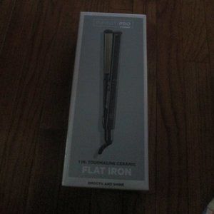conair infiniti flat iron brand new